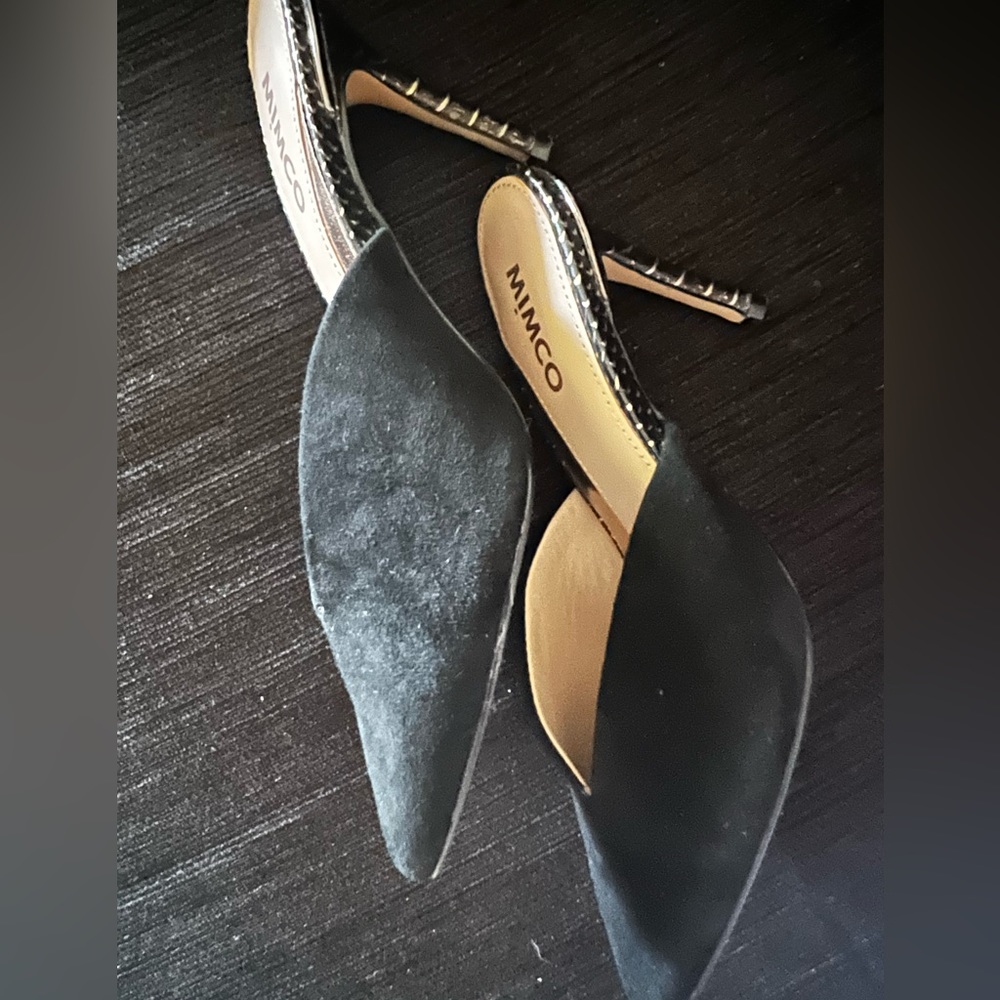 NWOT Mimco suede heels. New not with box Size 36. Black! Heels have gold design. - Picture 3 of 14